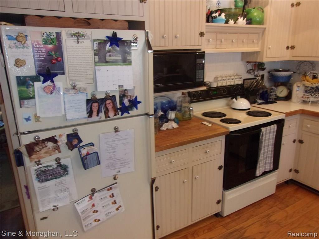 5244 Pointe Tremble Road Algonac, MI 48001 - Photo 9 of 24 101_7793.JPG