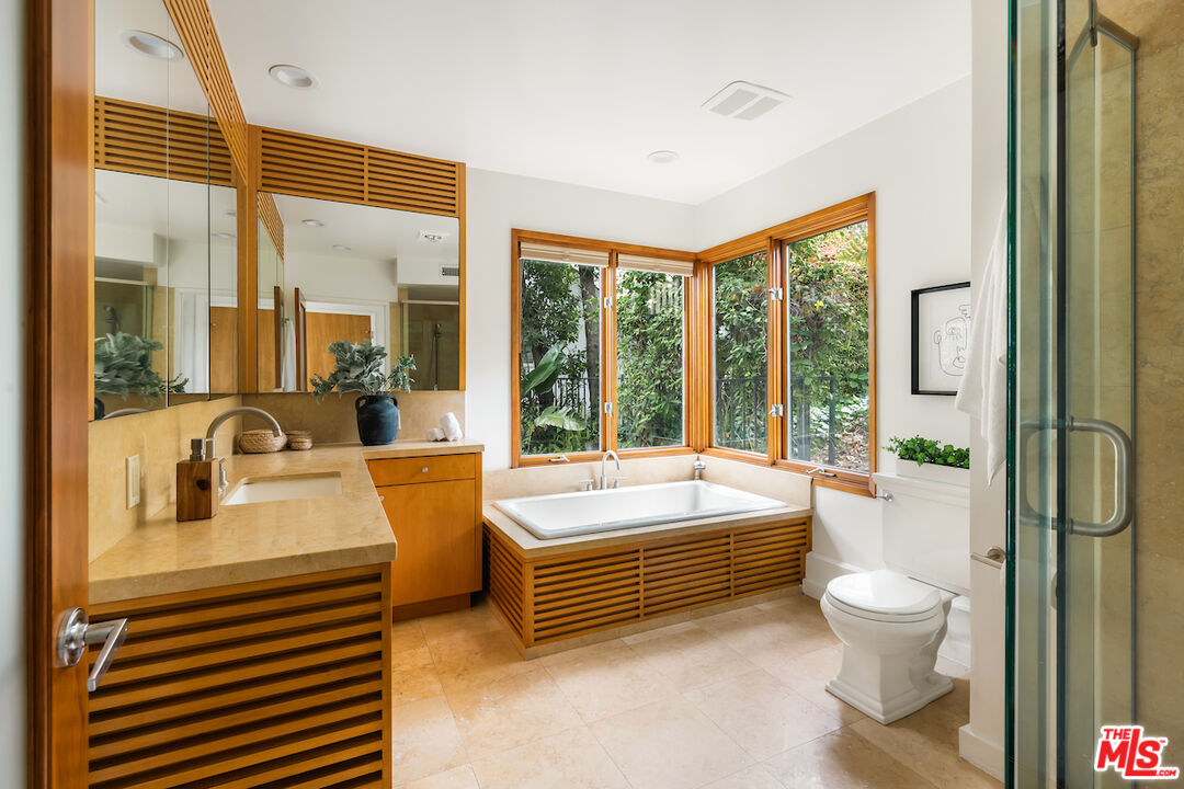 13201 Cheltenham Drive Sherman Oaks, CA 91423 - Photo 42 of 75