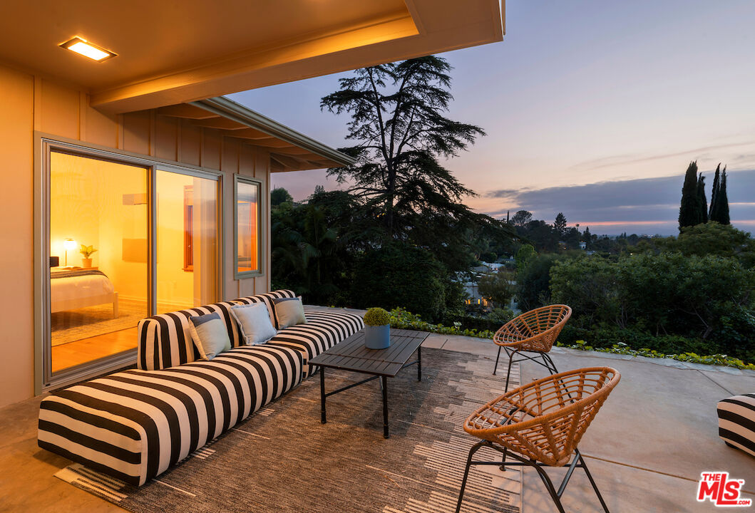 13201 Cheltenham Drive Sherman Oaks, CA 91423 - Photo 50 of 75