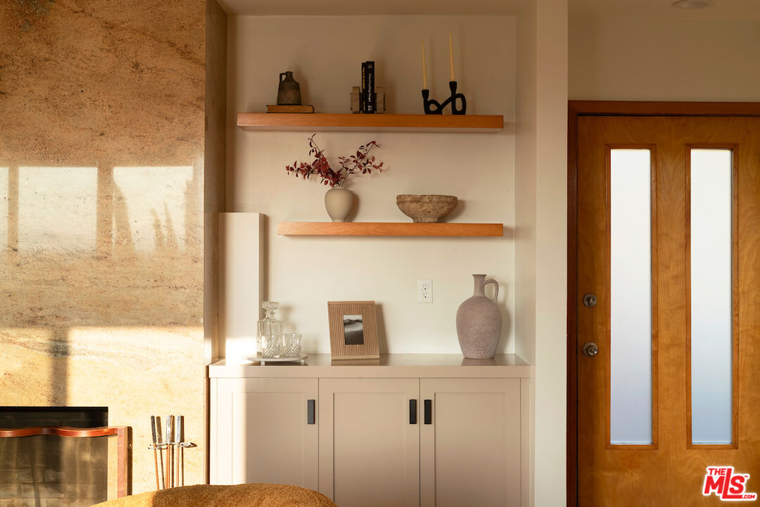 13201 Cheltenham Drive Sherman Oaks, CA 91423 - Photo 8 of 75