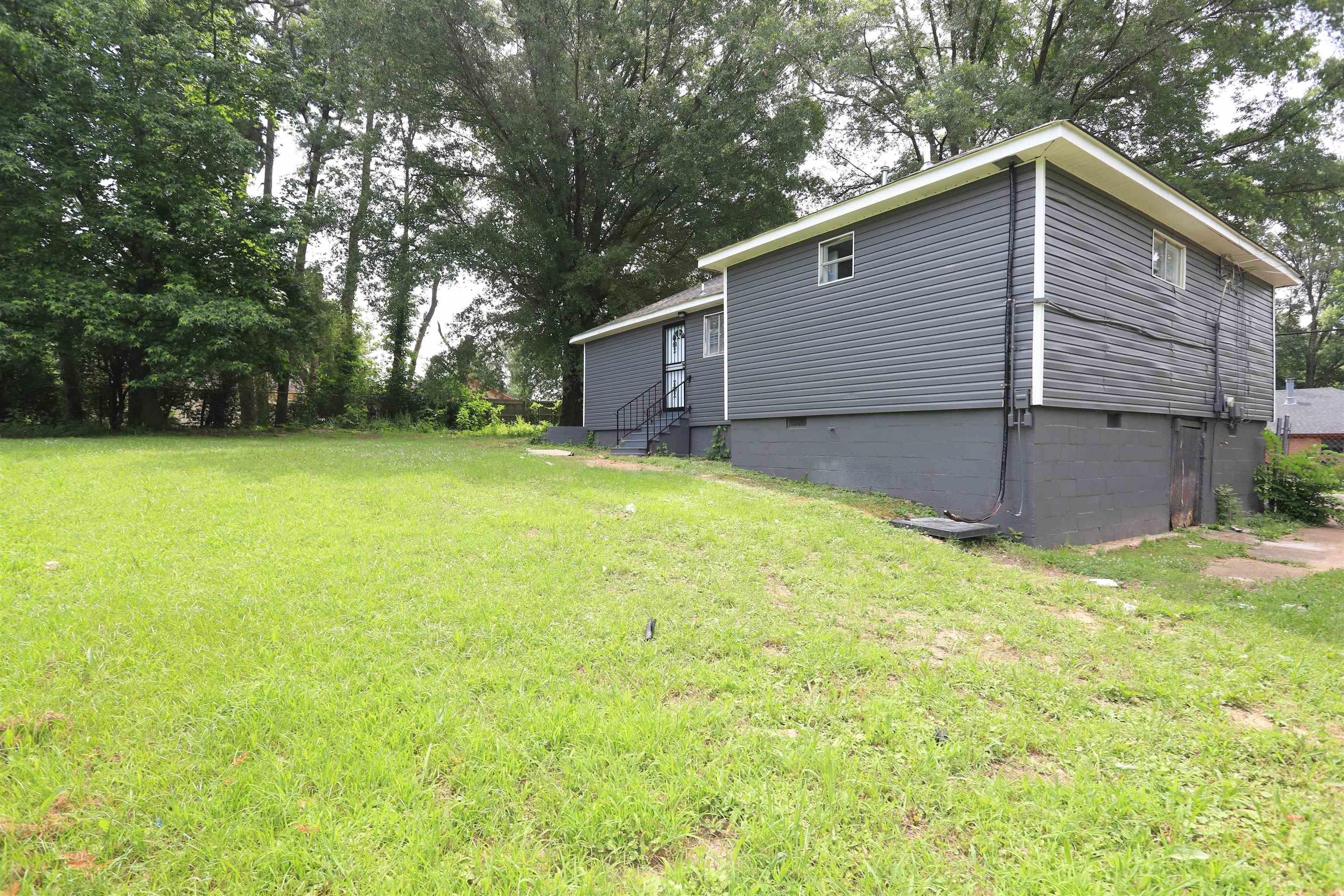 158 Pickett Road Memphis, TN 38109 - Photo 2 of 9 Gallery Image 2