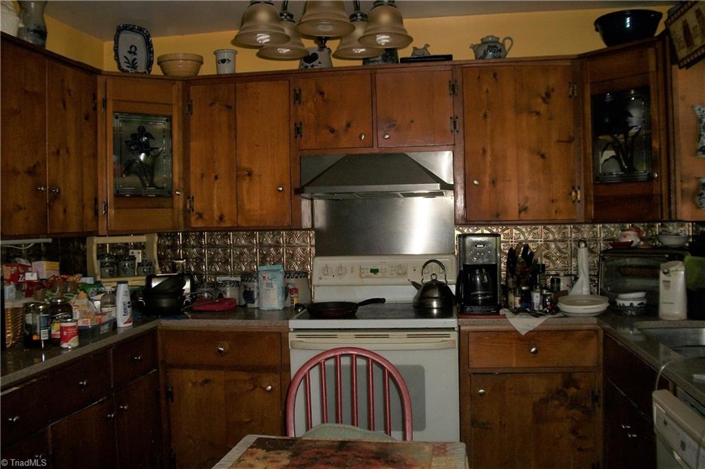 765 North Clodfelter Road High Point, NC 27265 - Photo 11 of 30 Gallery Image 11