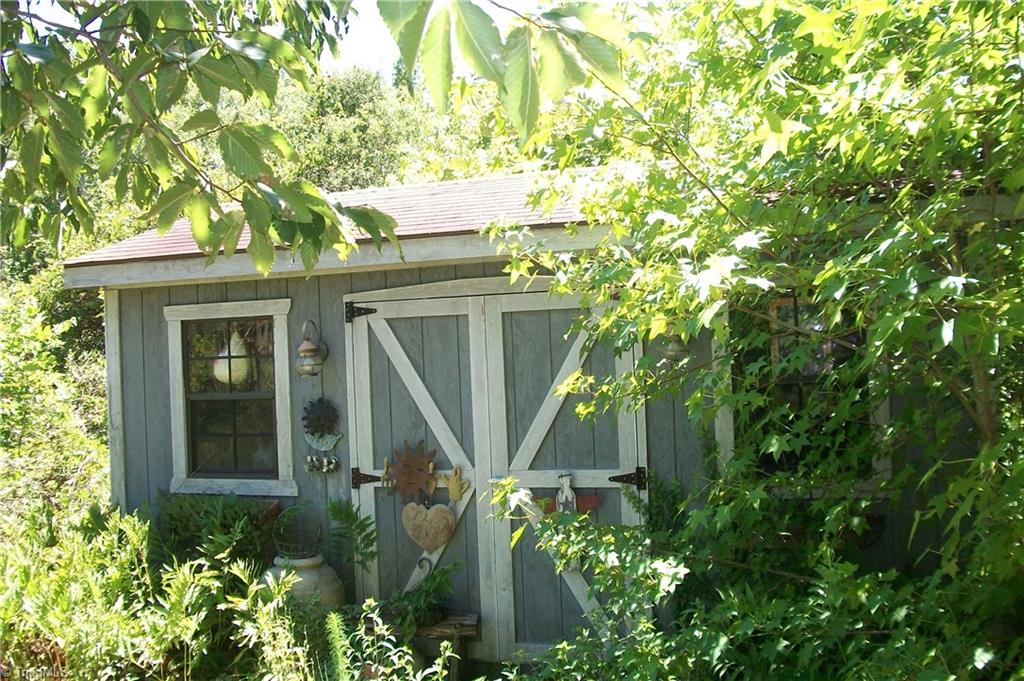 765 North Clodfelter Road High Point, NC 27265 - Photo 22 of 30 Gallery Image 22