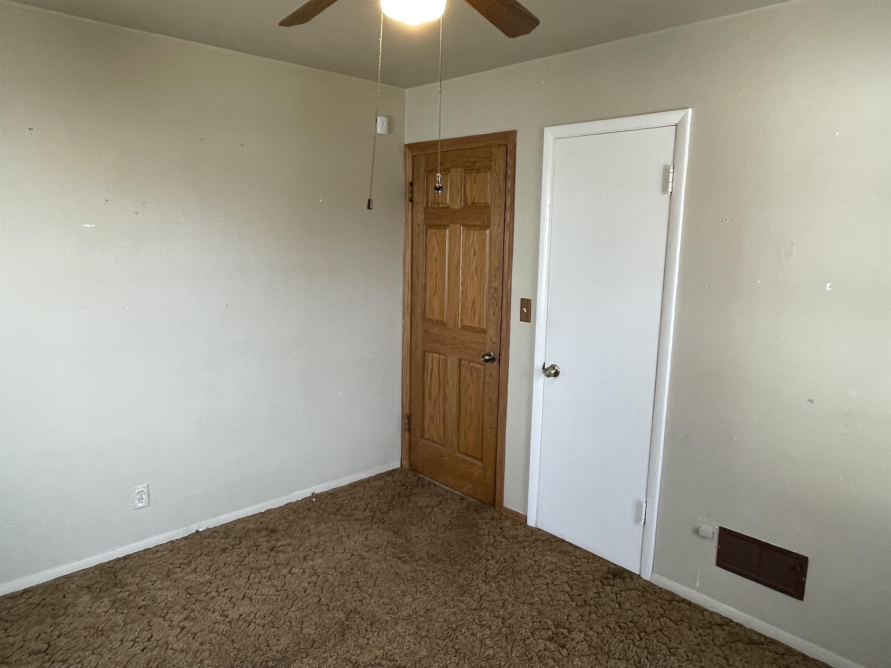 2007 Nebraska Road Rockford, IL 61108 - Photo 14 of 36 Gallery Image 14