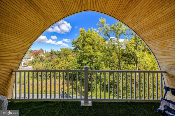 $1,000,000 | 39 New Cut Road, Round Hill, VA 20141