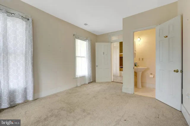 $1,200,000 | 39 New Cut Road, Round Hill, VA 20141