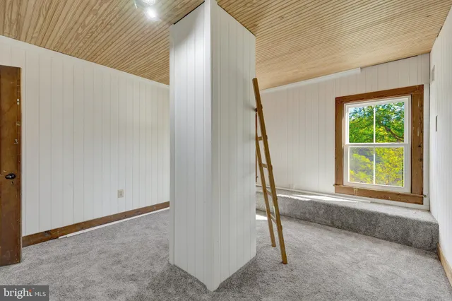 $1,200,000 | 39 New Cut Road, Round Hill, VA 20141