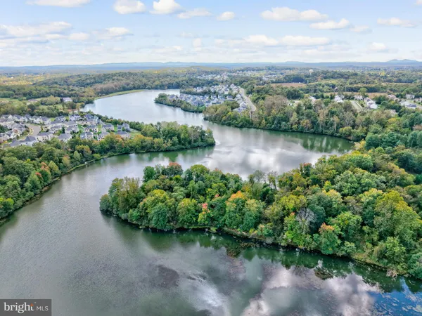 $1,000,000 | 39 New Cut Road, Round Hill, VA 20141