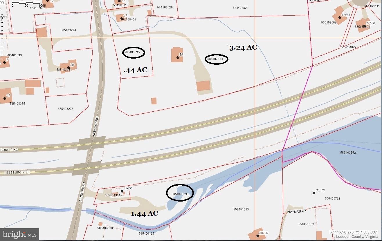 39 New Cut Road Round Hill, VA 20141 - Photo 33 of 33 a close up of a mirror