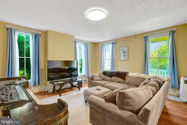 $1,200,000 | 39 New Cut Road, Round Hill, VA 20141