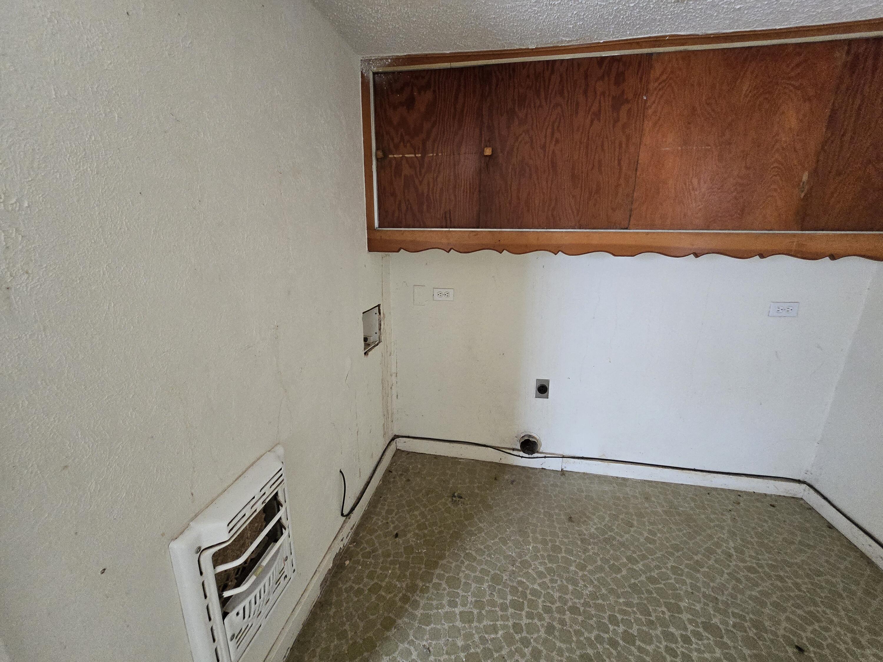 1006 Nassau Plainview, TX 79072 - Photo 8 of 10 a view of an empty room