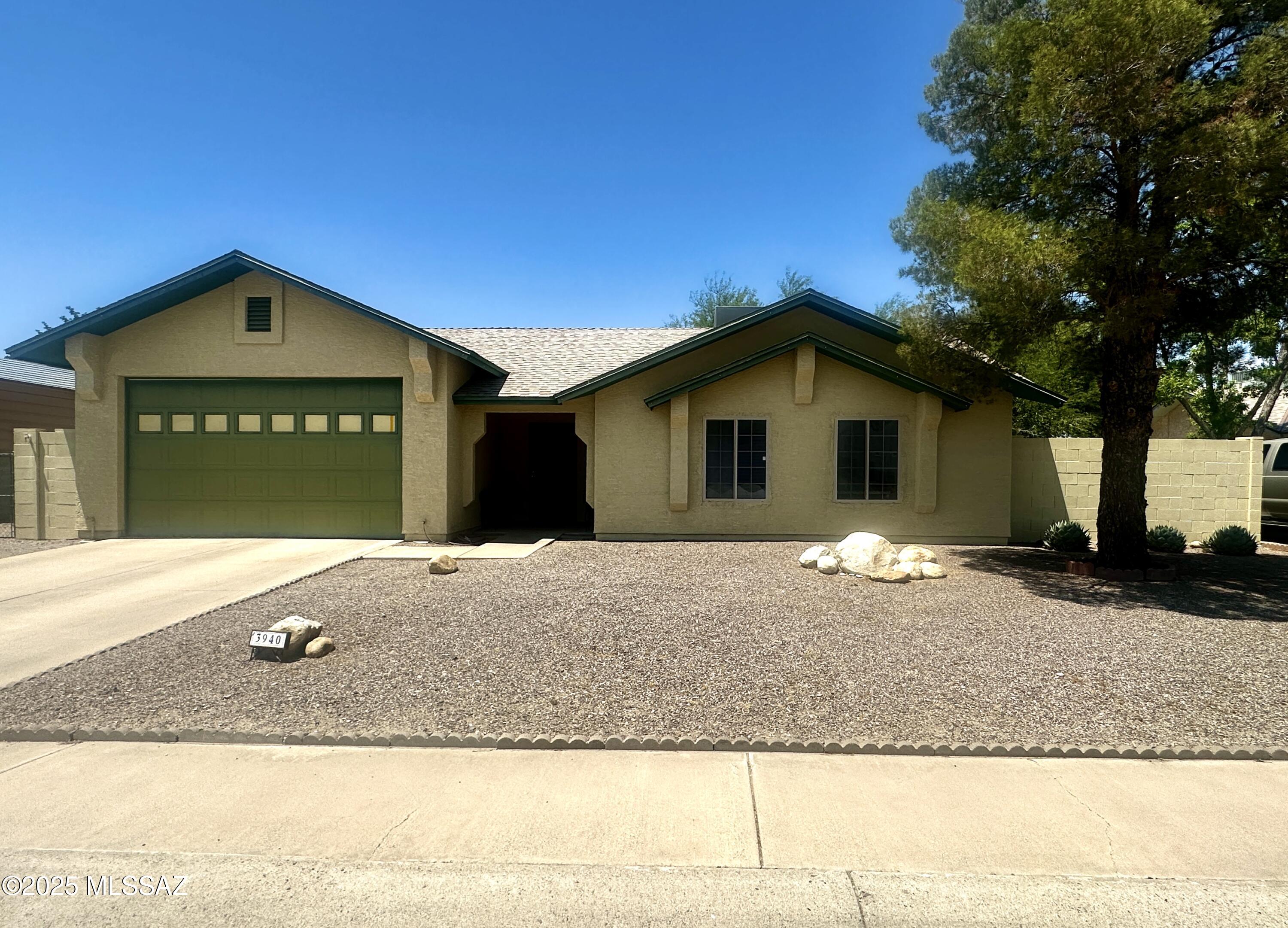 3940 West Valley View Road Thatcher, AZ 85552 - Photo 1 of 21