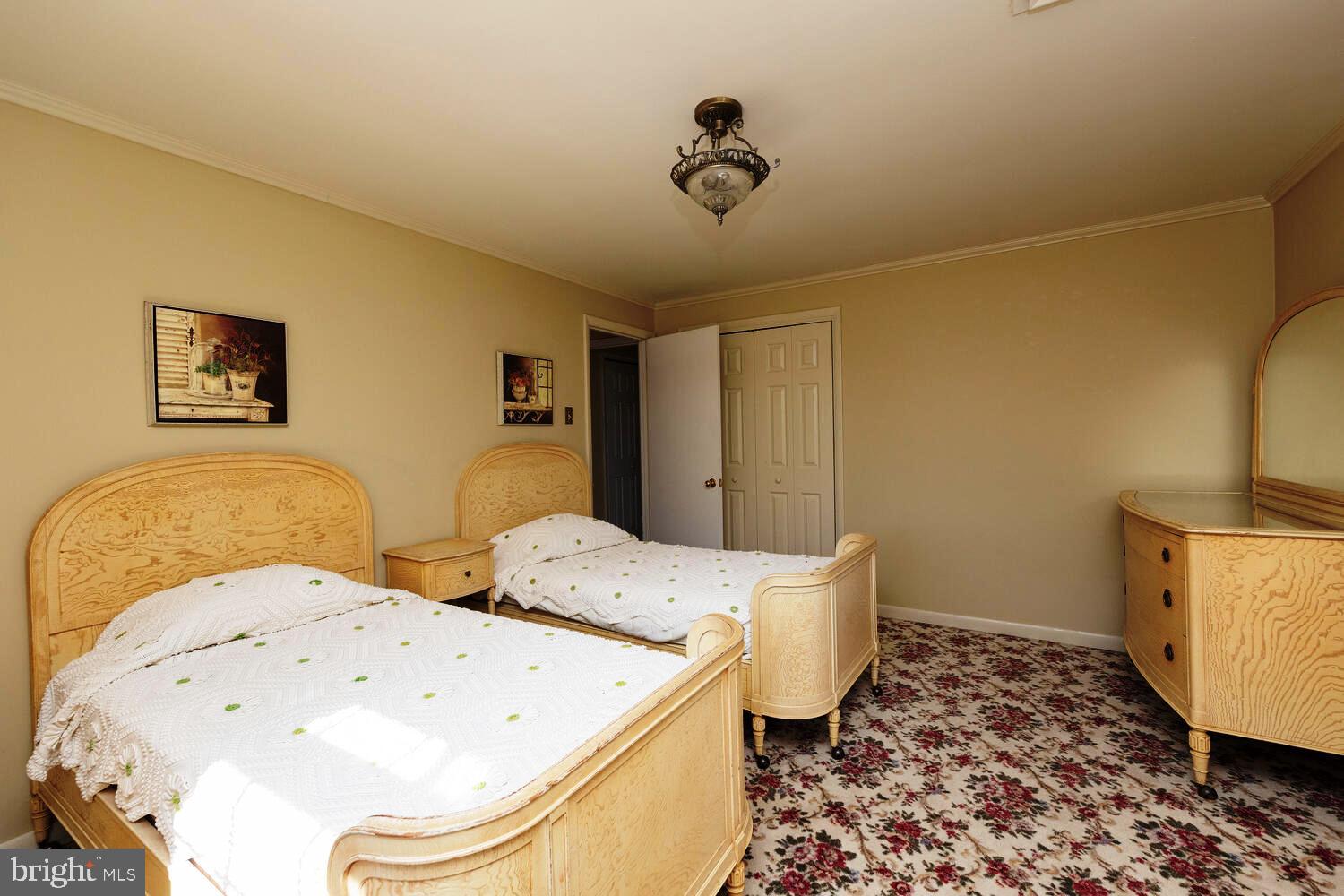 1083 Frederick Road Jenkintown, PA 19046 - Photo 32 of 39