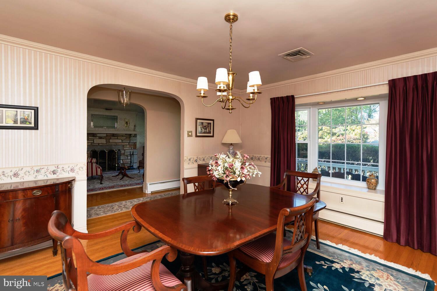 1083 Frederick Road Jenkintown, PA 19046 - Photo 10 of 39