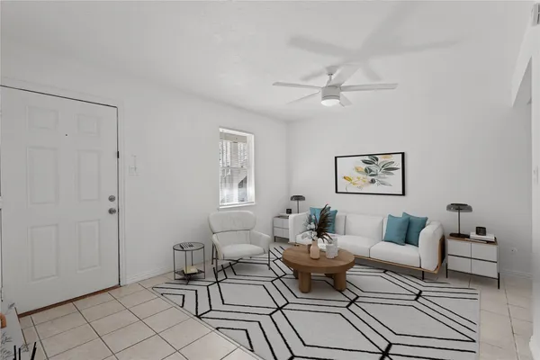 $999 | 918 Winnie Street, Unit 103, Galveston, TX 77550