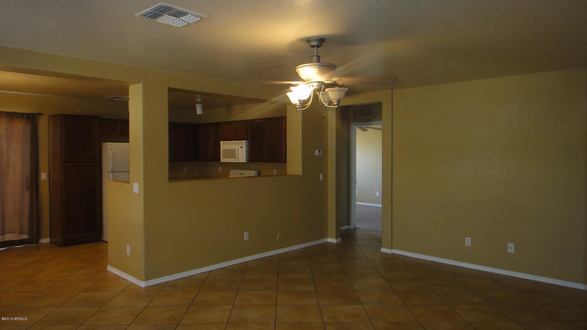 6405 West Riva Road Phoenix, AZ 85043 - Photo 3 of 19 DSC04151