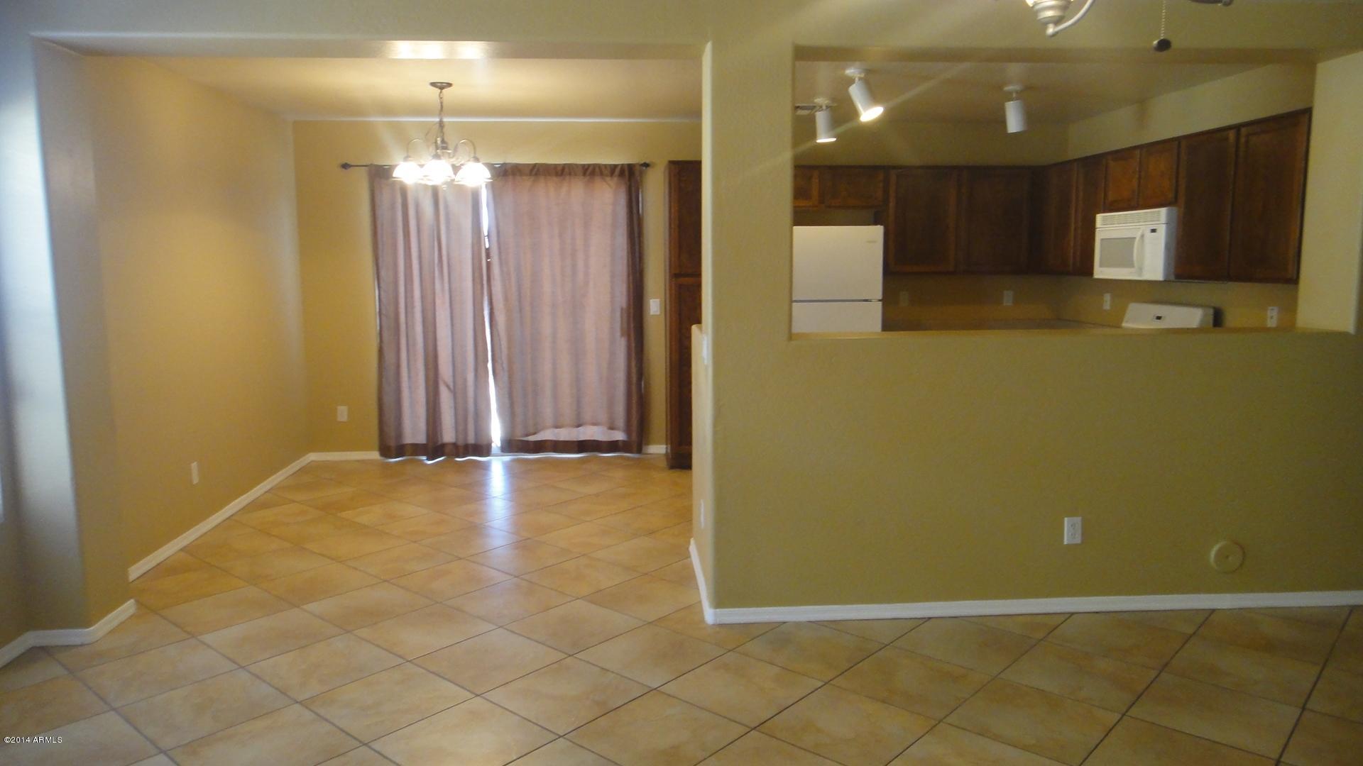 6405 West Riva Road Phoenix, AZ 85043 - Photo 4 of 19 DSC04152