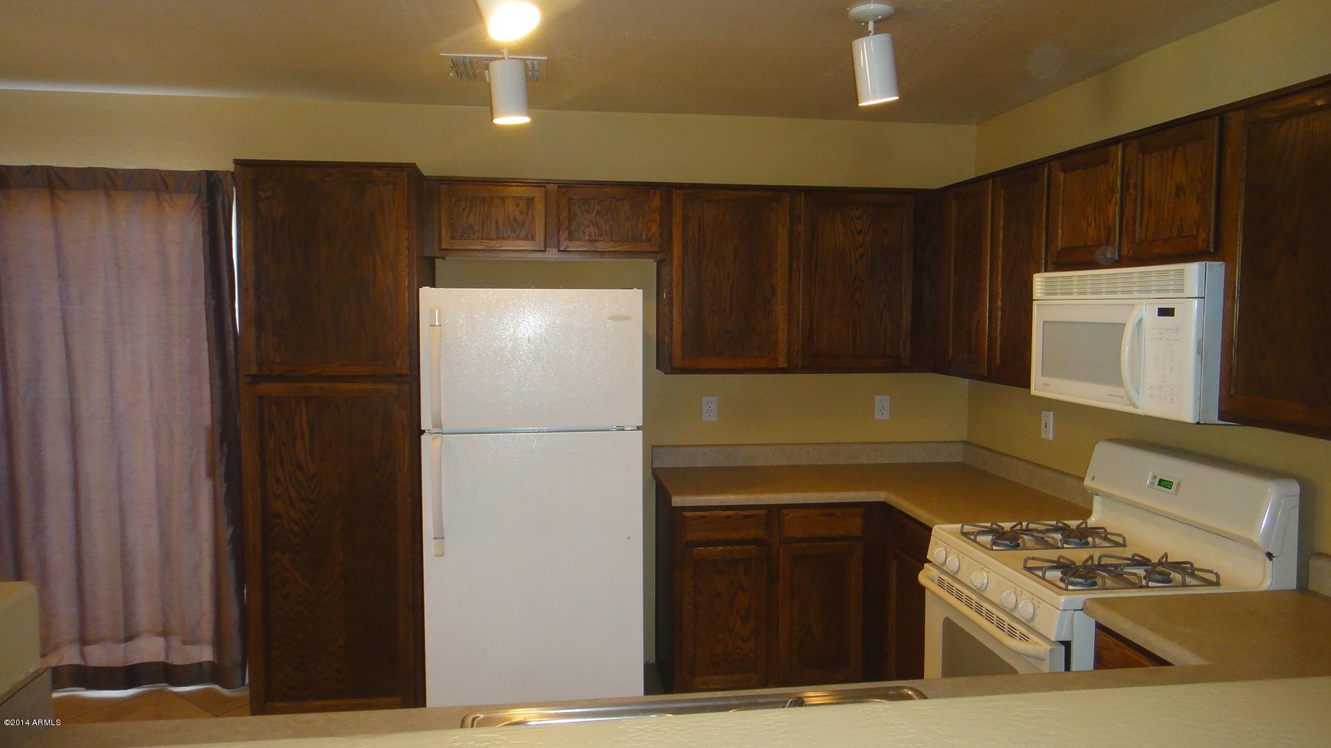 6405 West Riva Road Phoenix, AZ 85043 - Photo 7 of 19 DSC04156