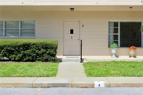 $279,000 | 2170 Americus Boulevard South, Unit 4, Clearwater, FL 33763