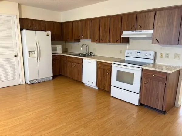 $279,000 | 2170 Americus Boulevard South, Unit 4, Clearwater, FL 33763