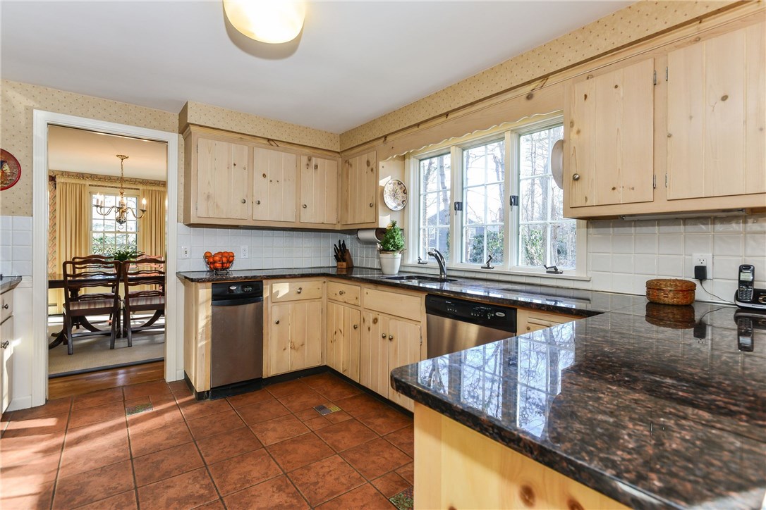 40 Bow Street East Greenwich, RI 02818 - Photo 12 of 35 Gallery Image 12