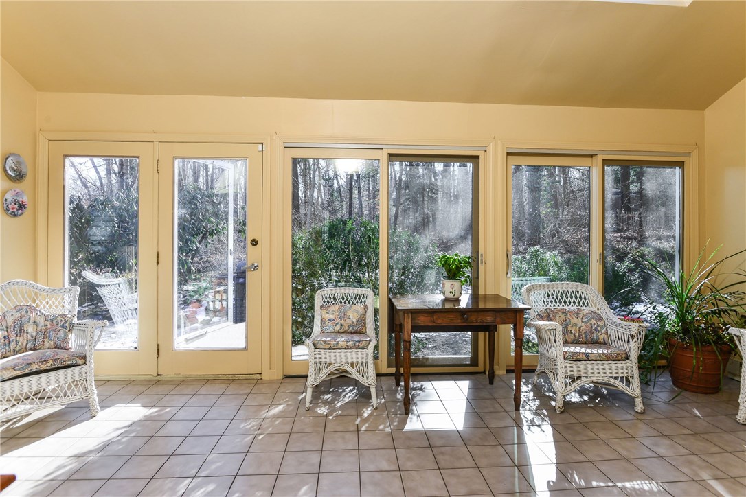 40 Bow Street East Greenwich, RI 02818 - Photo 15 of 35 Heated four season sun room