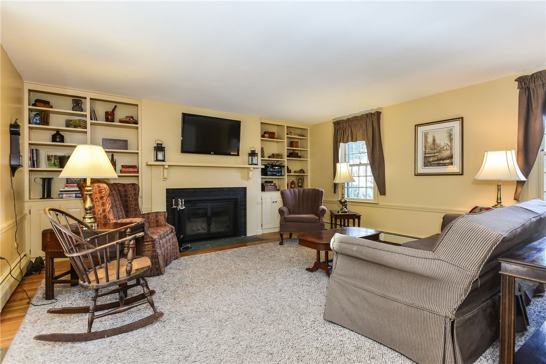 40 Bow Street East Greenwich, RI 02818 - Photo 17 of 35 Gallery Image 17