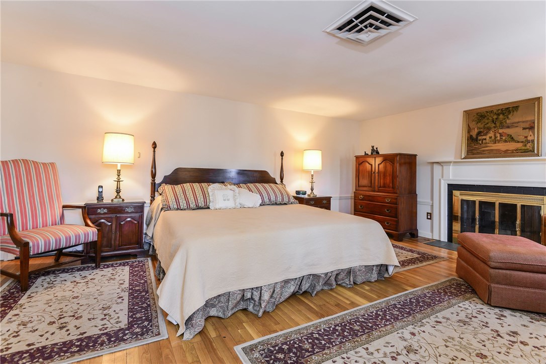 40 Bow Street East Greenwich, RI 02818 - Photo 21 of 35 Gallery Image 21