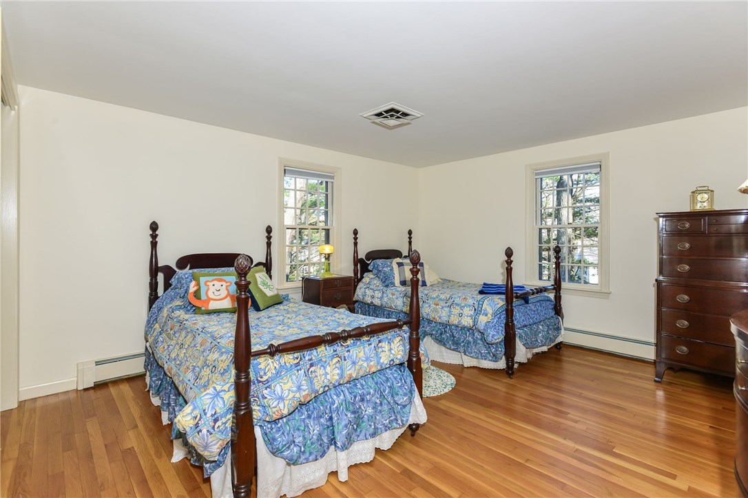 40 Bow Street East Greenwich, RI 02818 - Photo 22 of 35 Beautiful spacious bedroom