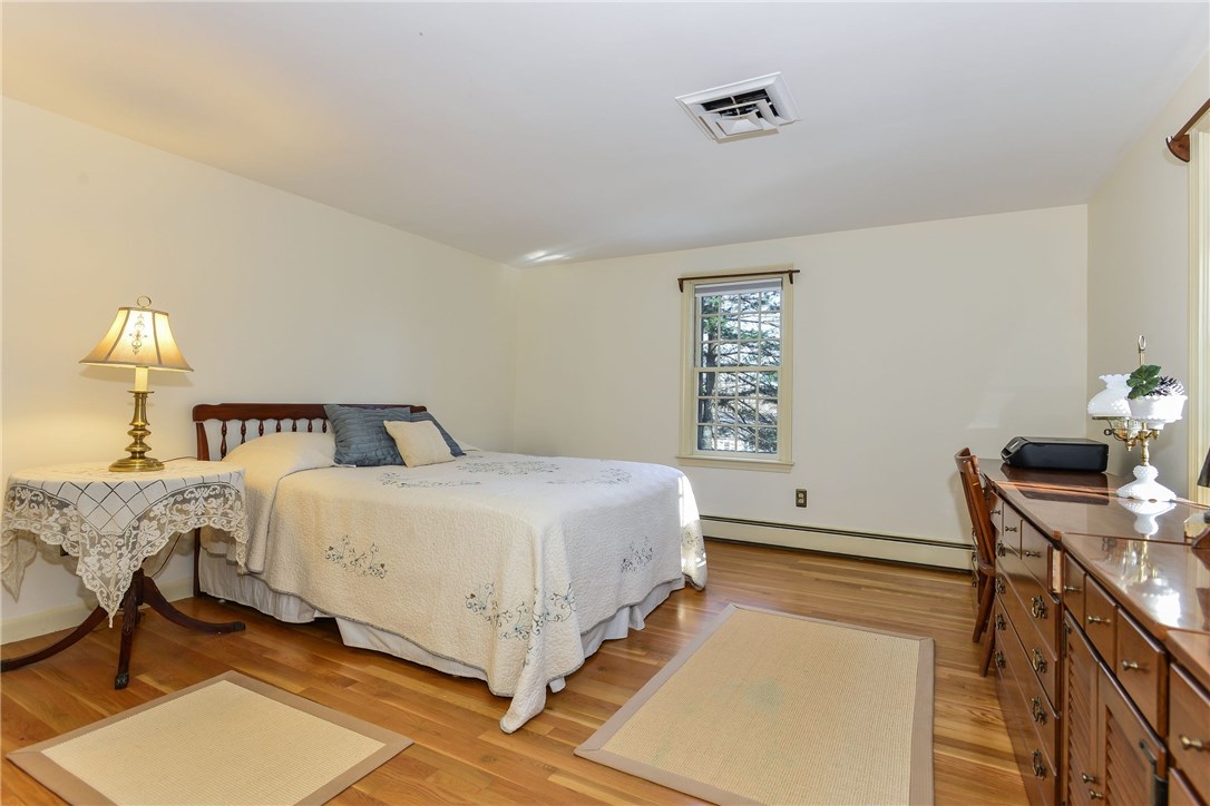 40 Bow Street East Greenwich, RI 02818 - Photo 23 of 35 Gallery Image 23