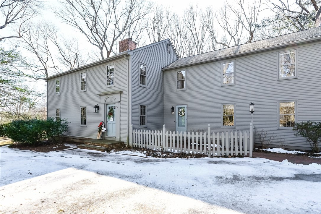 40 Bow Street East Greenwich, RI 02818 - Photo 4 of 35 Gallery Image 4