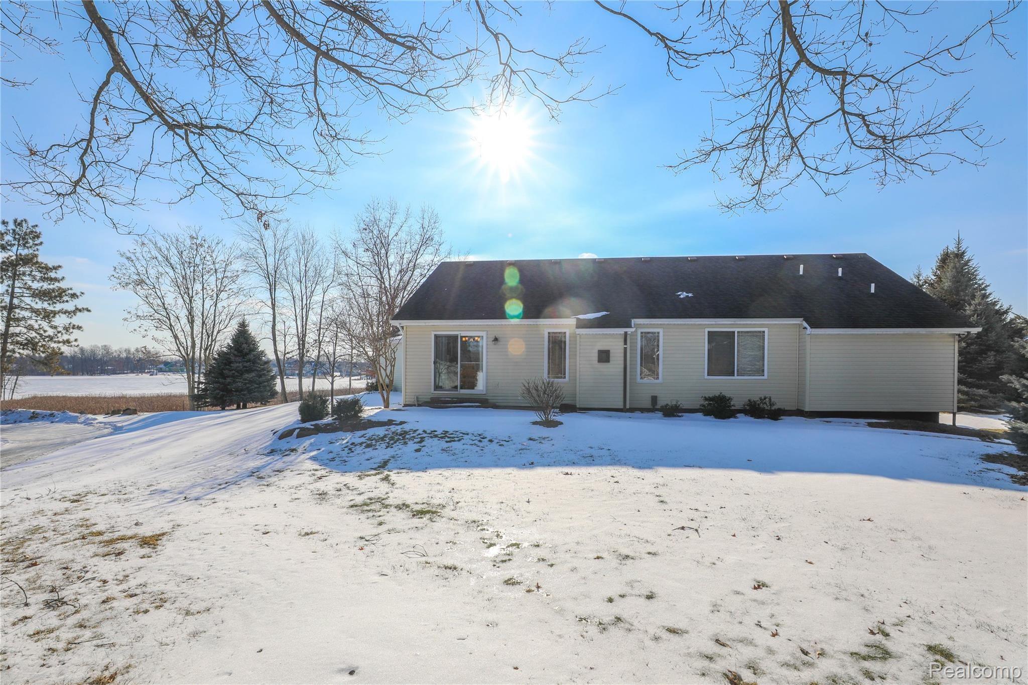 444 Circle Point Clarkston, MI 48348 - Photo 34 of 39 34.jpg