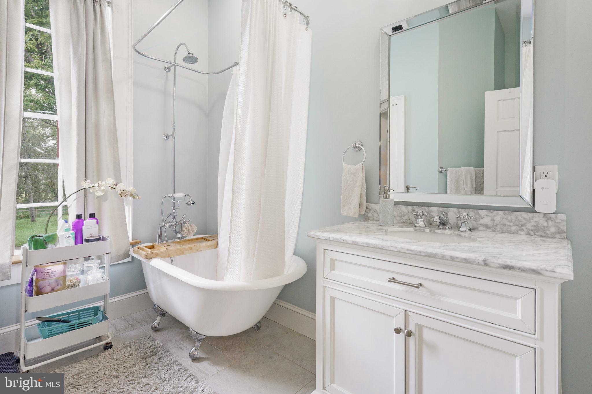 3427 Summit Point Road Summit Point, WV 25446 - Photo 17 of 102 First floor en suite