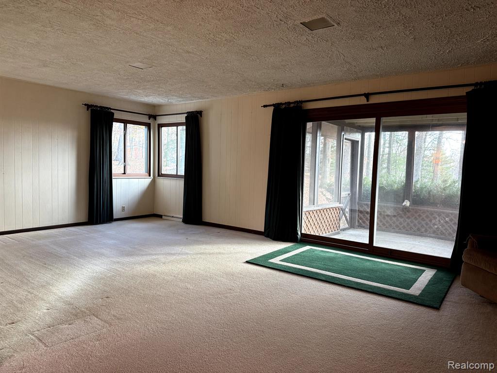 3438 Golf Club Road Howell, MI 48843 - Photo 13 of 24