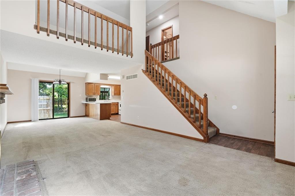 6241 Rene Street Shawnee, KS 66216 - Photo 7 of 31