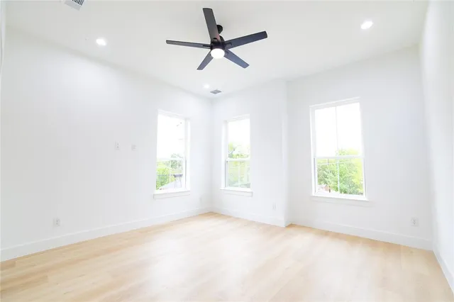 $4,154 | 306 East 7th Street, Dallas, TX 75203