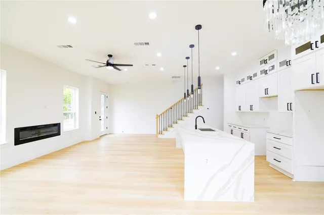 $4,154 | 306 East 7th Street, Dallas, TX 75203