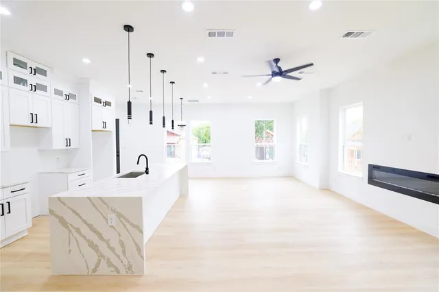 $4,154 | 306 East 7th Street, Dallas, TX 75203