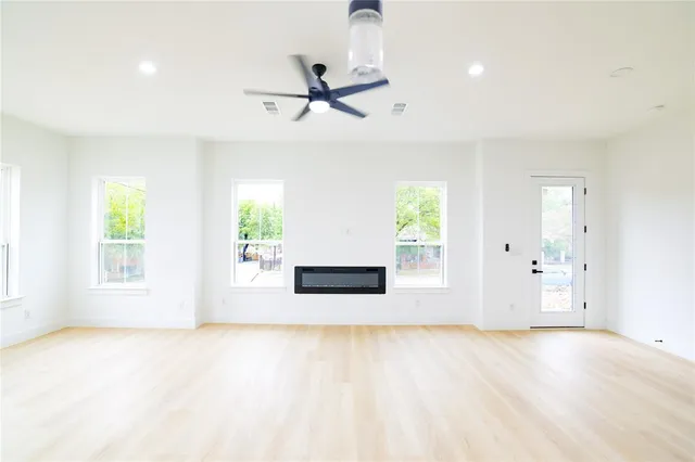 $4,154 | 306 East 7th Street, Dallas, TX 75203