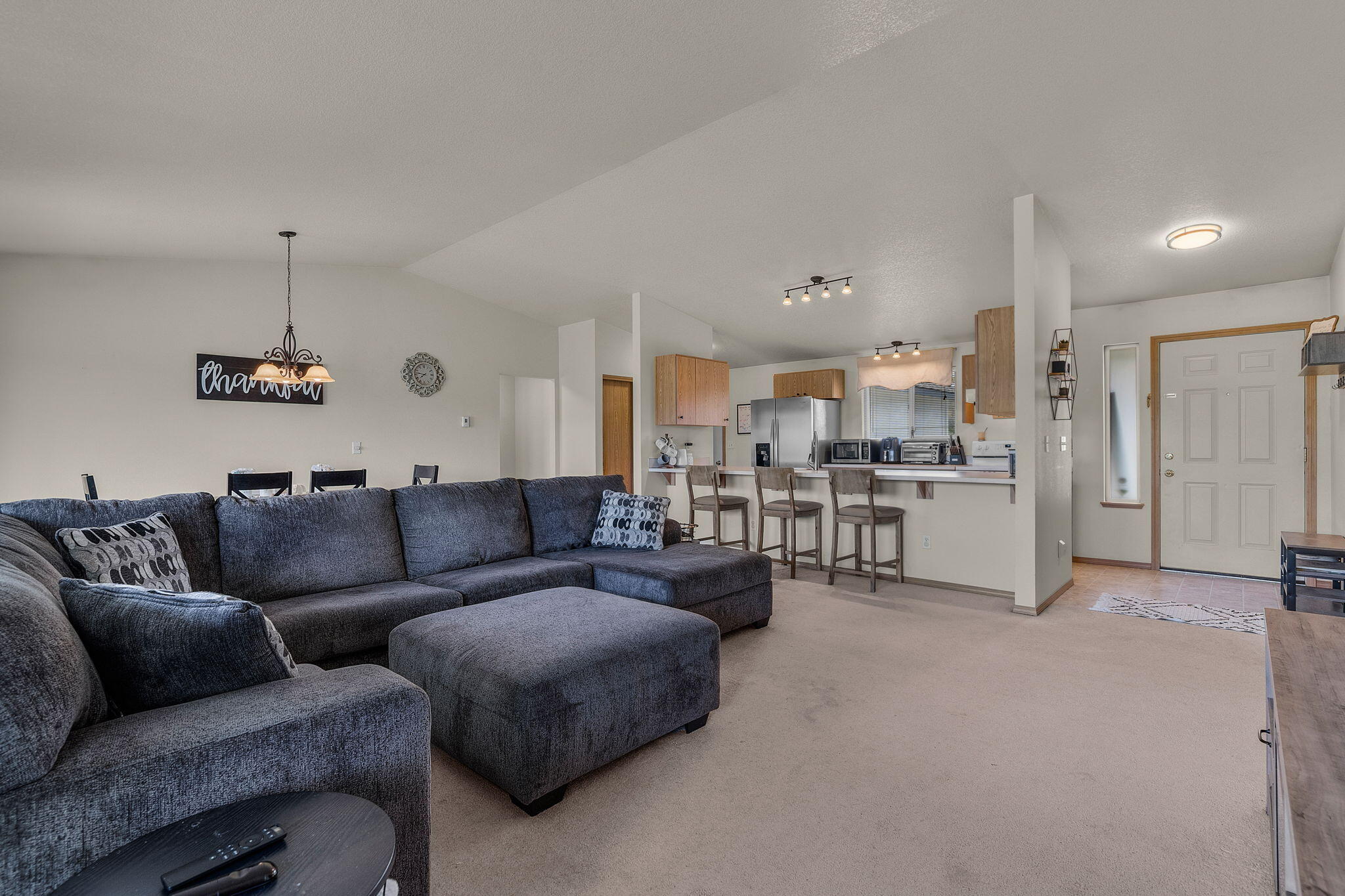 3276 Northeast Yellowpine Road Prineville, OR 97754 - Photo 9 of 34 2025_05_09_3276_ne_yellowpine_rd_pv-14