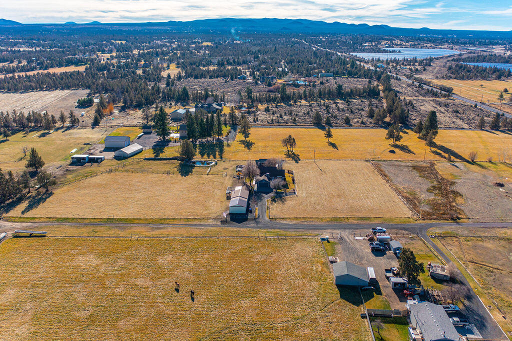 62660 Erickson Road Bend, OR 97701 - Photo 29 of 31 31