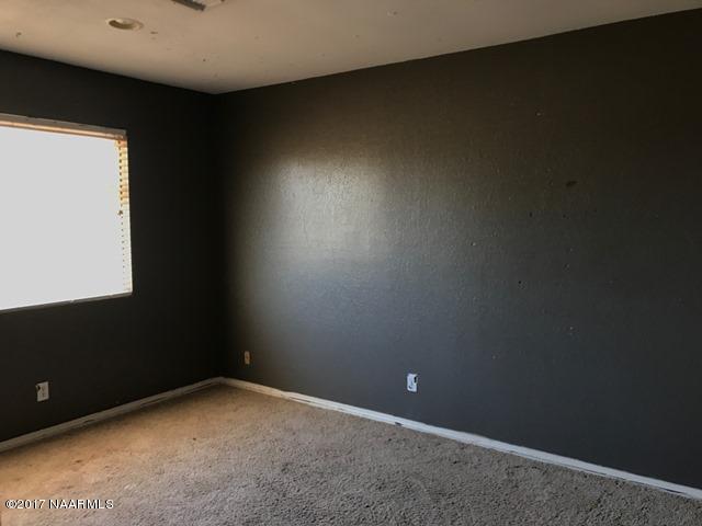201 Elk Road Page, AZ 86040 - Photo 19 of 25 044-014986 bedroom3