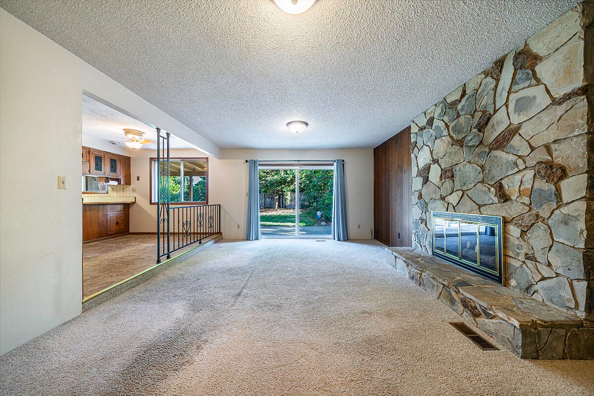 25 Donna Way Central Point, OR 97502 - Photo 17 of 21 17