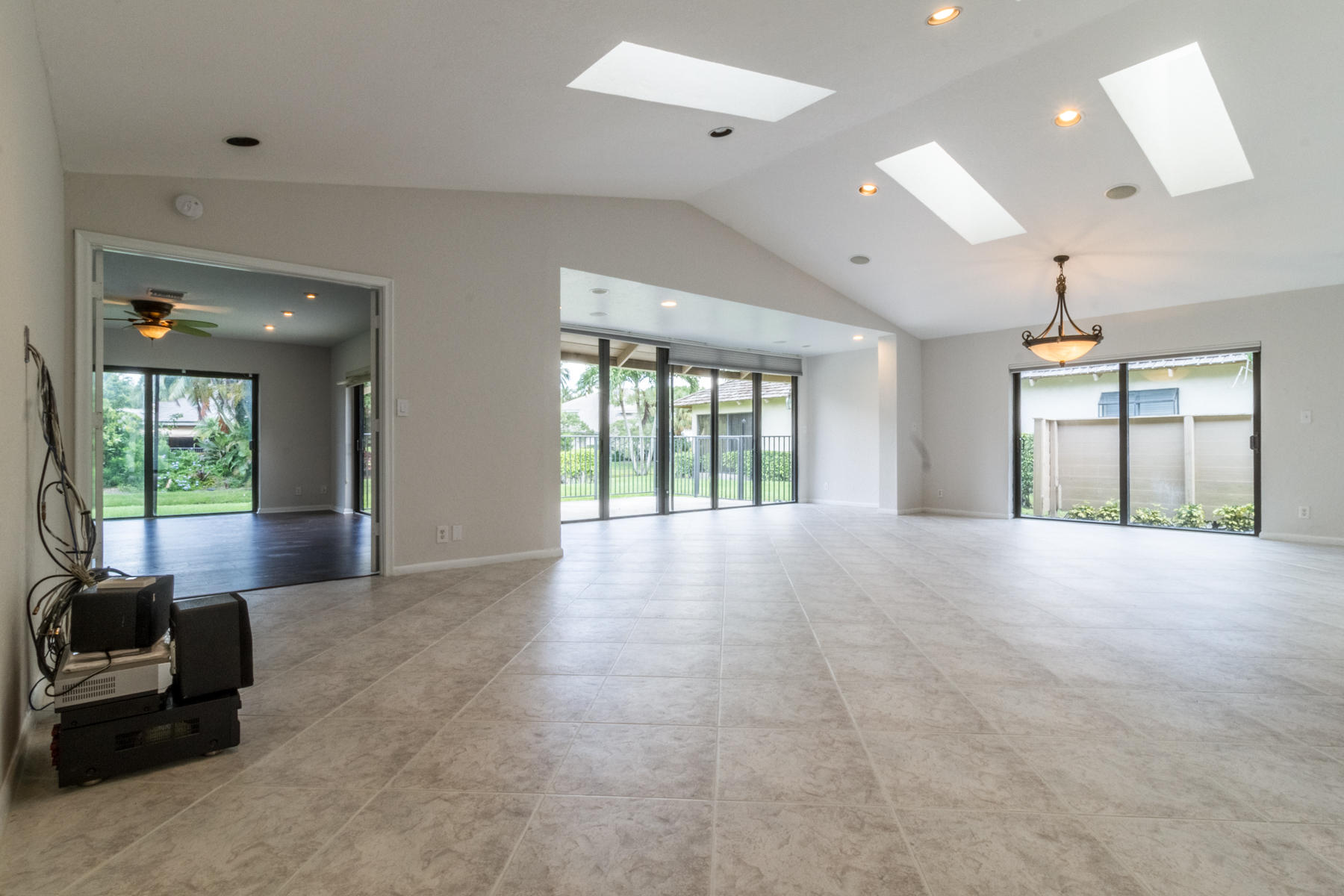 19425 Waters Reach Trail, Unit 904 Boca Raton, FL 33434 - Photo 8 of 49 Living Room