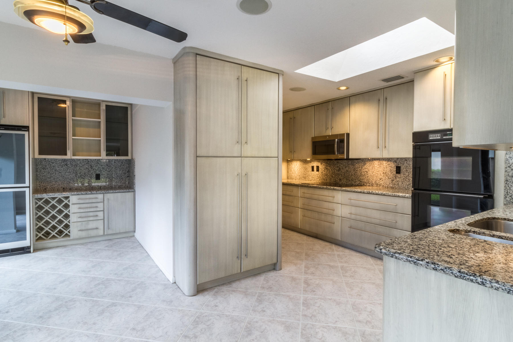 19425 Waters Reach Trail, Unit 904 Boca Raton, FL 33434 - Photo 10 of 49 Kitchen