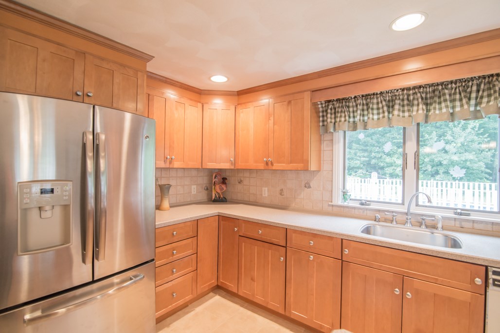 10 Timberlane Road Plaistow, NH 03865 - Photo 8 of 38 Gallery Image 8