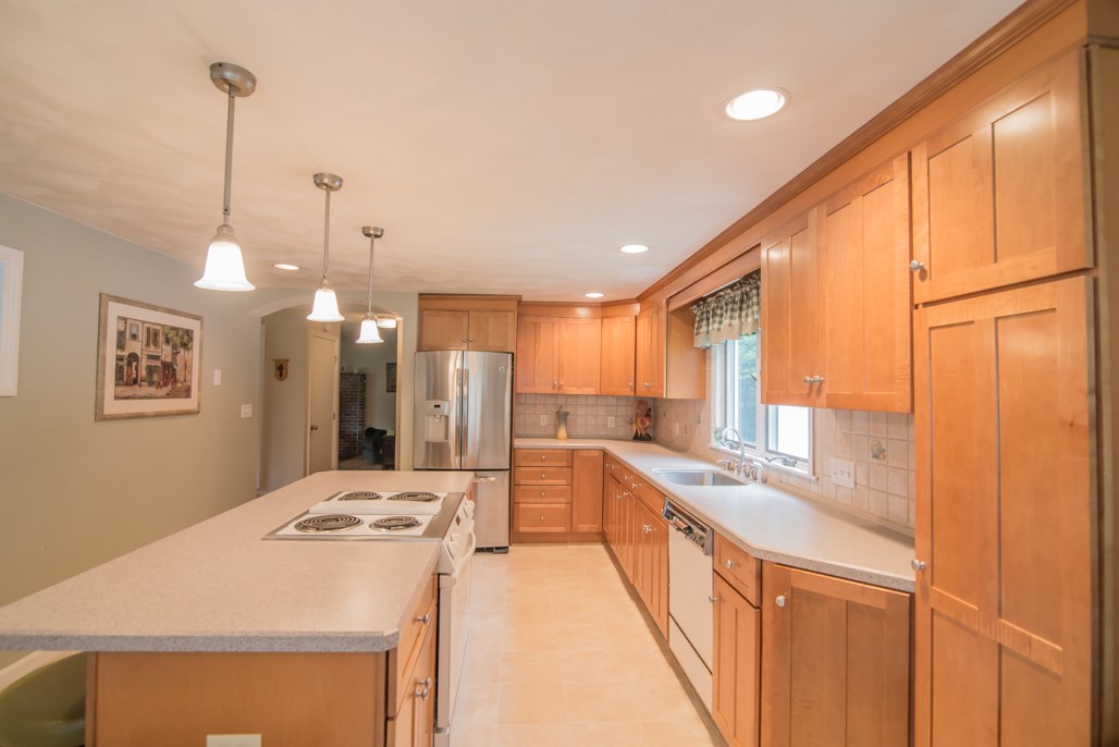 10 Timberlane Road Plaistow, NH 03865 - Photo 9 of 38 Gallery Image 9