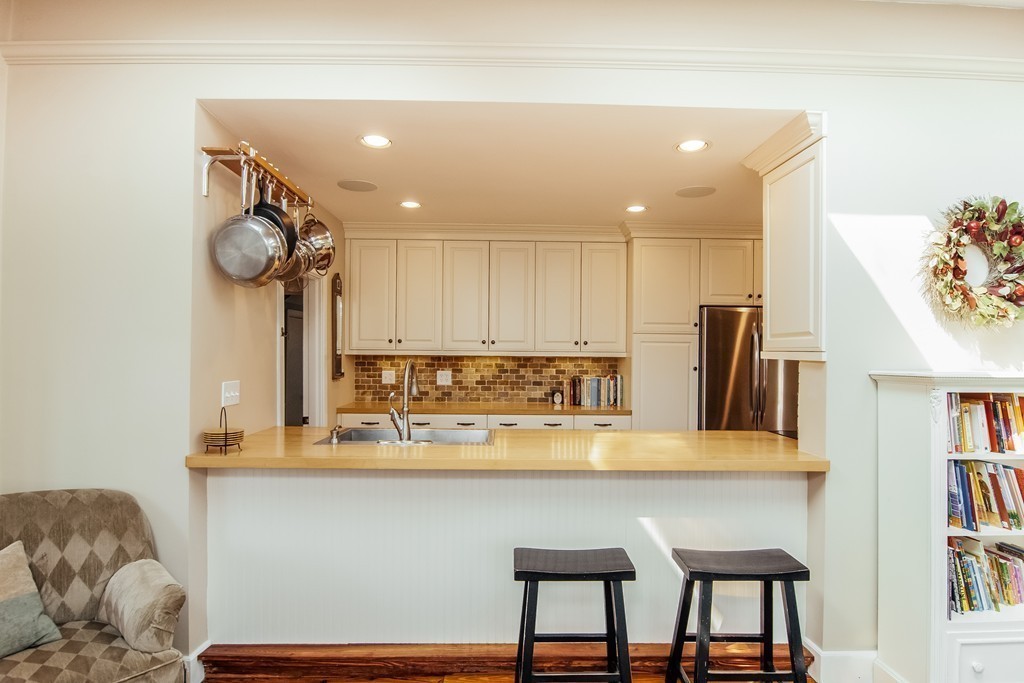 14 Walnut Street Lexington, MA 02421 - Photo 14 of 30 Gallery Image 14
