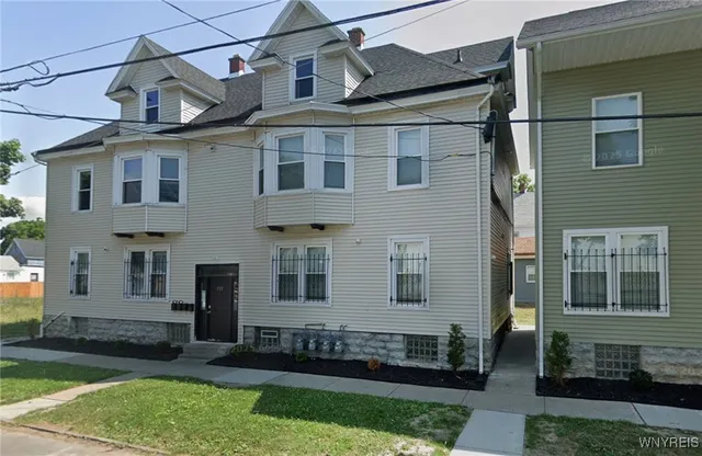 $1,295 | 355 Plymouth Avenue, Buffalo, NY 14213