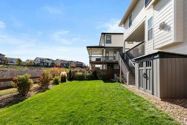 a view of a terrace with sky view